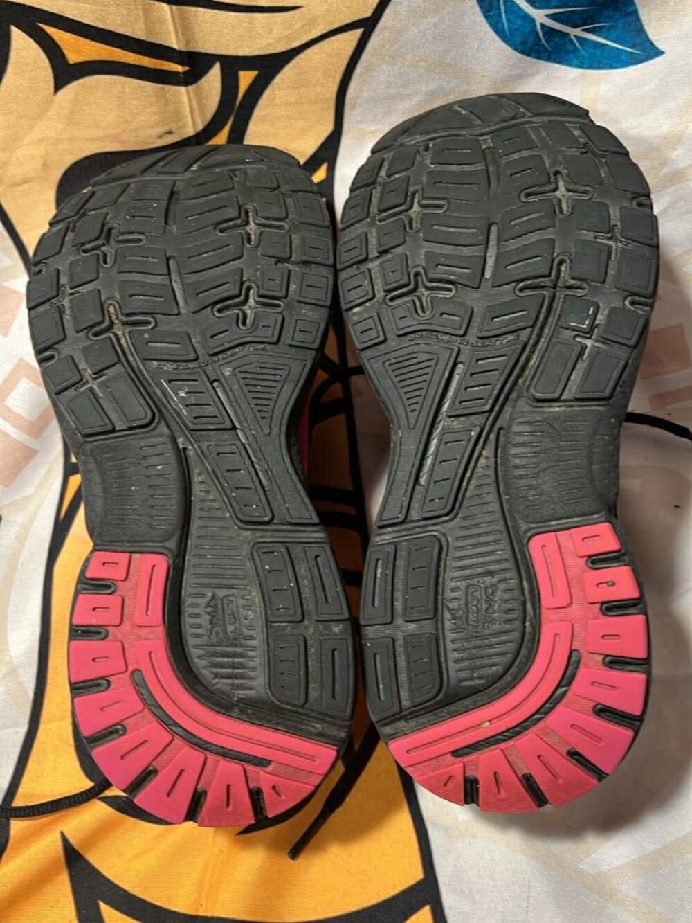 Brooks Pink Running Shoes Women’s Size 6 - Picture 6 of 7